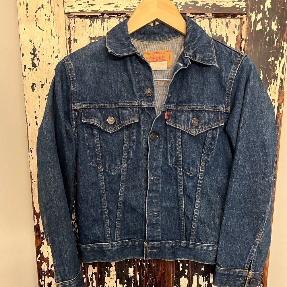 Vintage Levi’s Denim Trucker Jean Jacket Youth size 16 womenS/M.